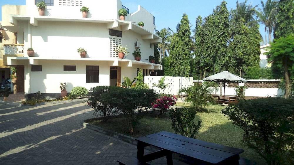 Mei Place Apartments Момбаса Экстерьер фото